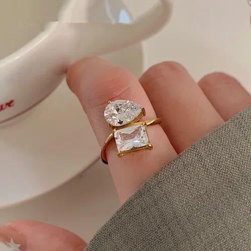 Gold Teardrop Zircon Ring