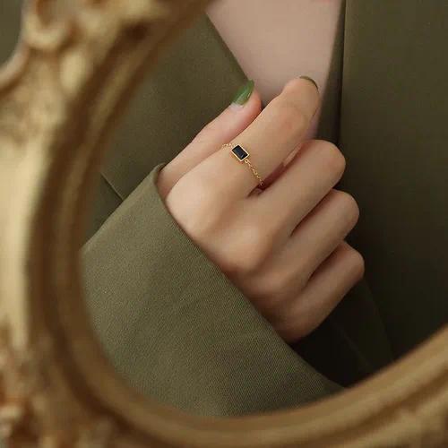 Black Rectangle Zircon Ring
