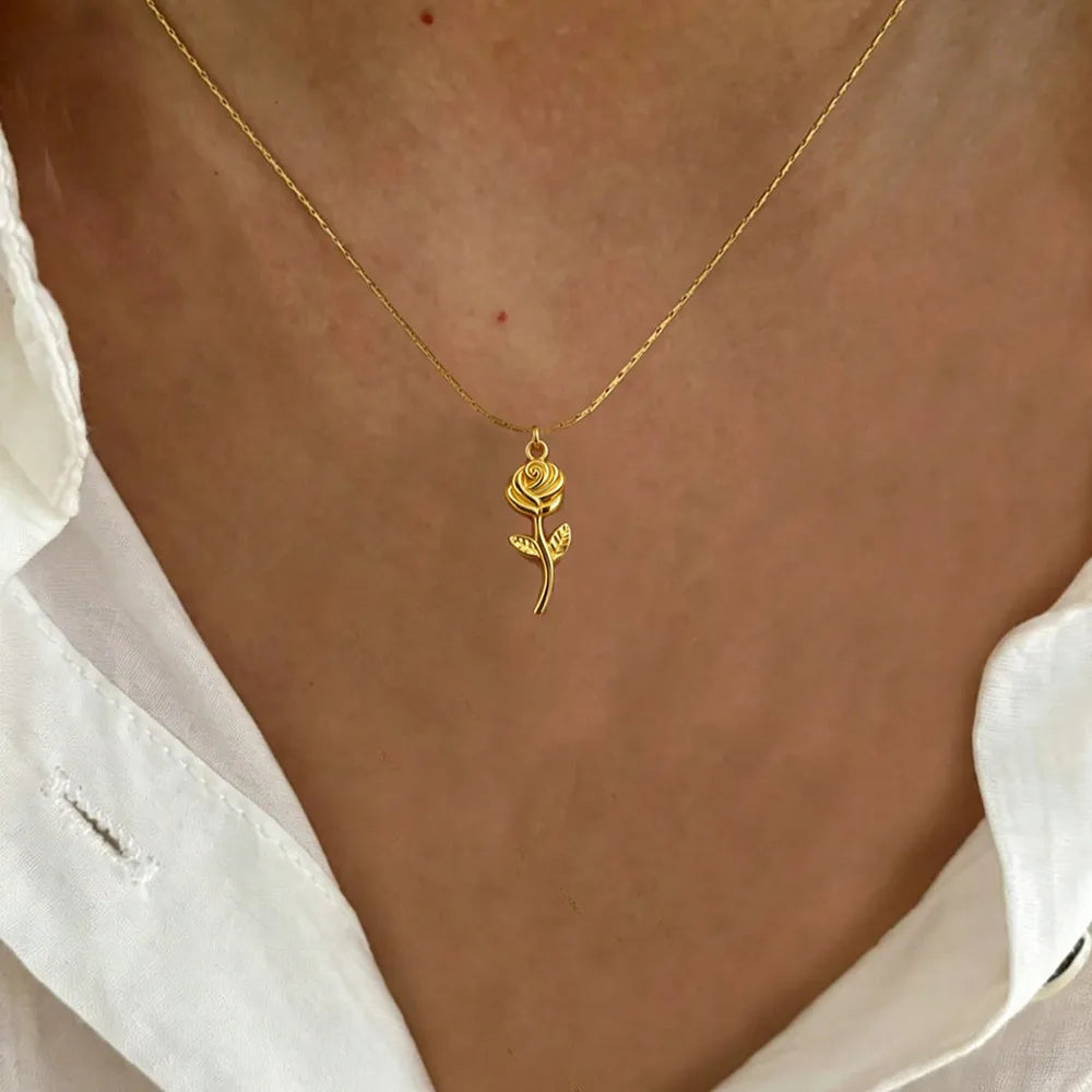 Three-dimensional rose necklace 18K gold plated titanium steel