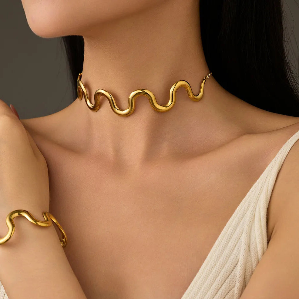 Waves waterproof gold-plated necklace in 304 stainless steel